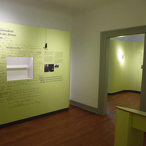 Für die Ausstellung Hans Jakob produzierten wir in Museums- und Galeriequalität die Resopal Platten